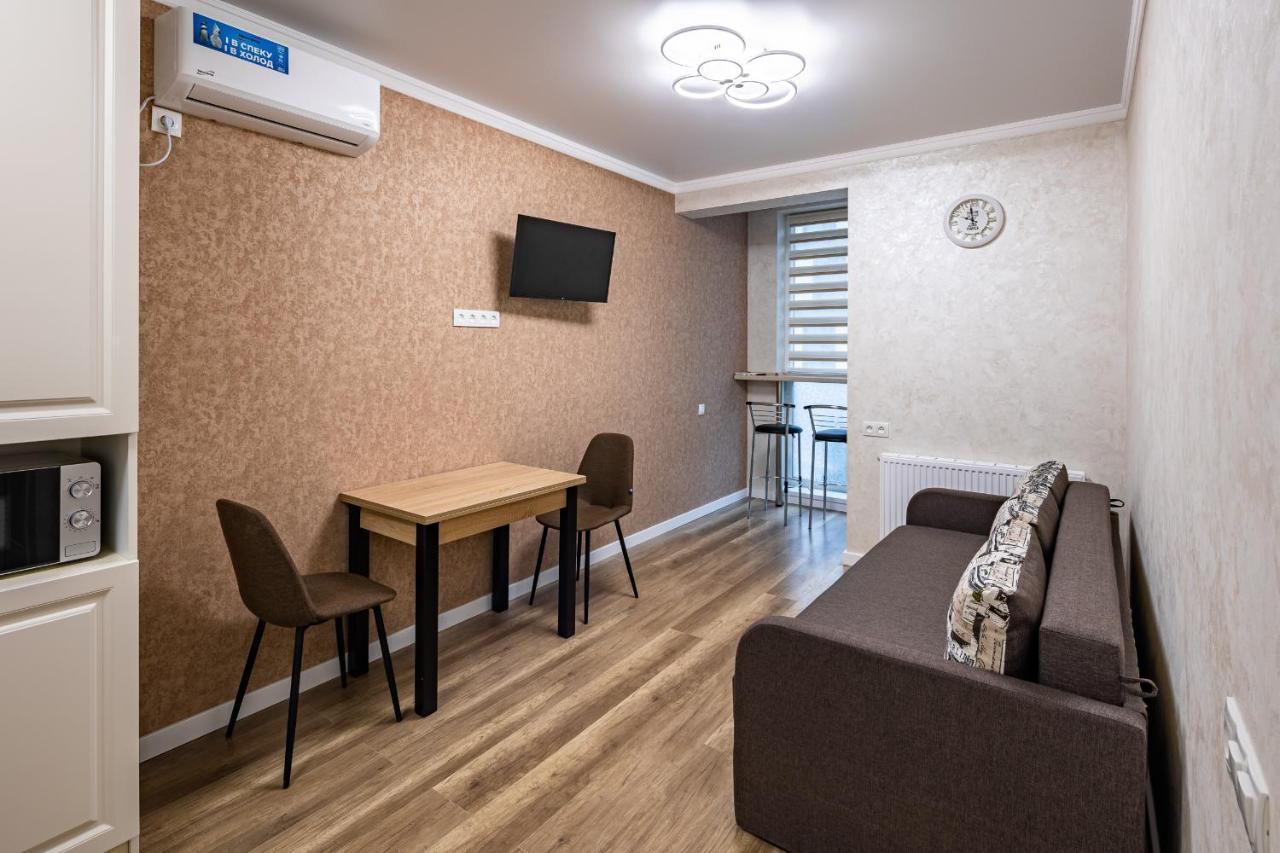 Avalon Time Apartment Lviv Extérieur photo