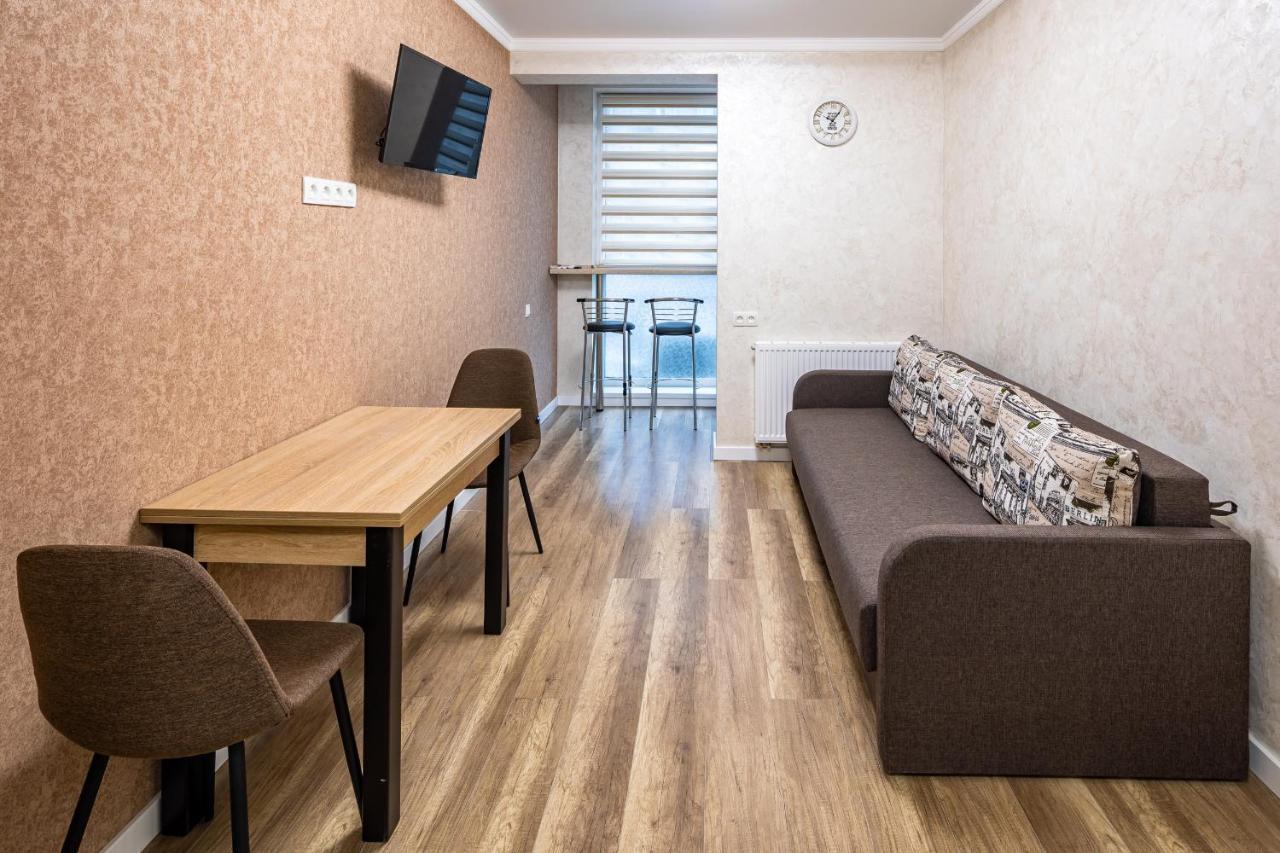 Avalon Time Apartment Lviv Extérieur photo