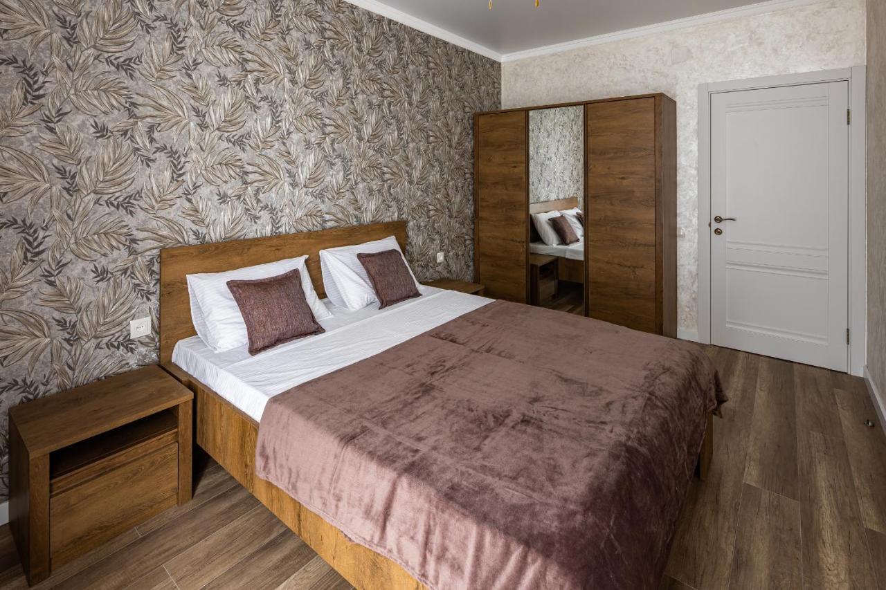 Avalon Time Apartment Lviv Extérieur photo