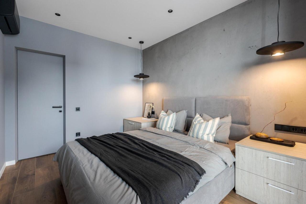 Avalon Time Apartment Lviv Extérieur photo