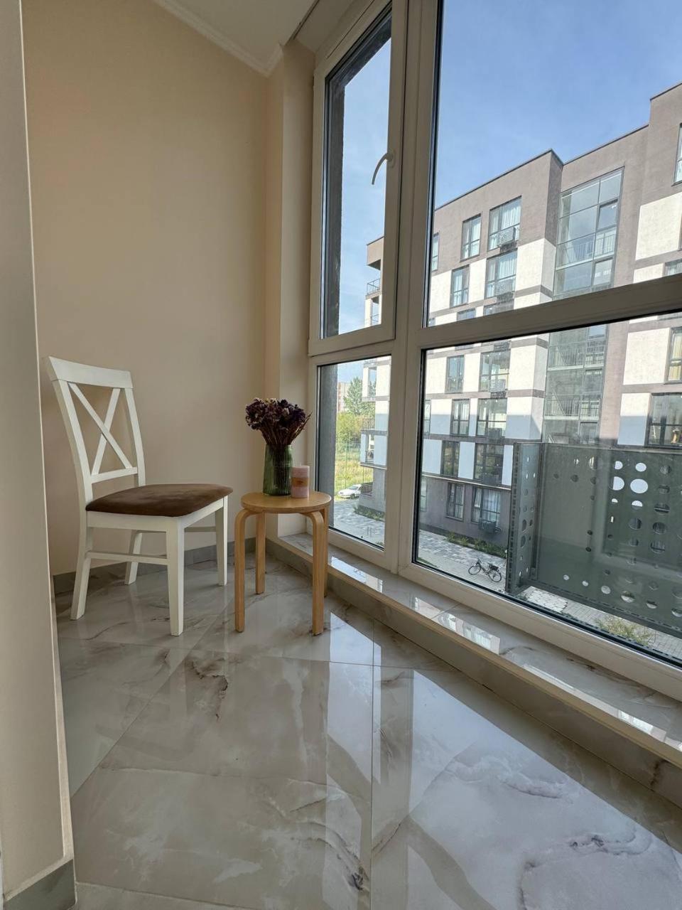 Avalon Time Apartment Lviv Extérieur photo
