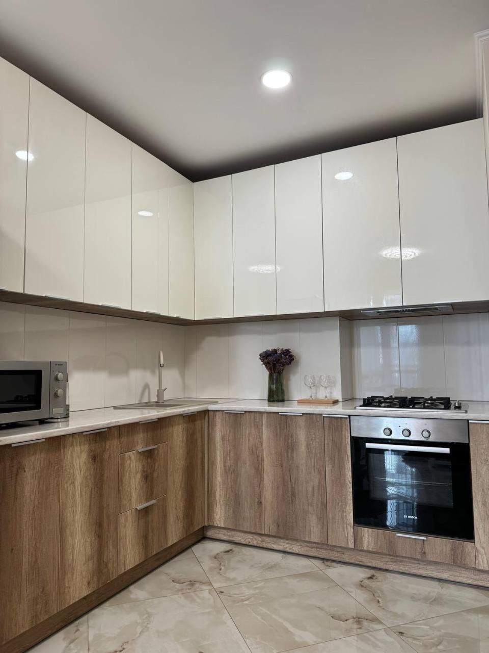 Avalon Time Apartment Lviv Extérieur photo