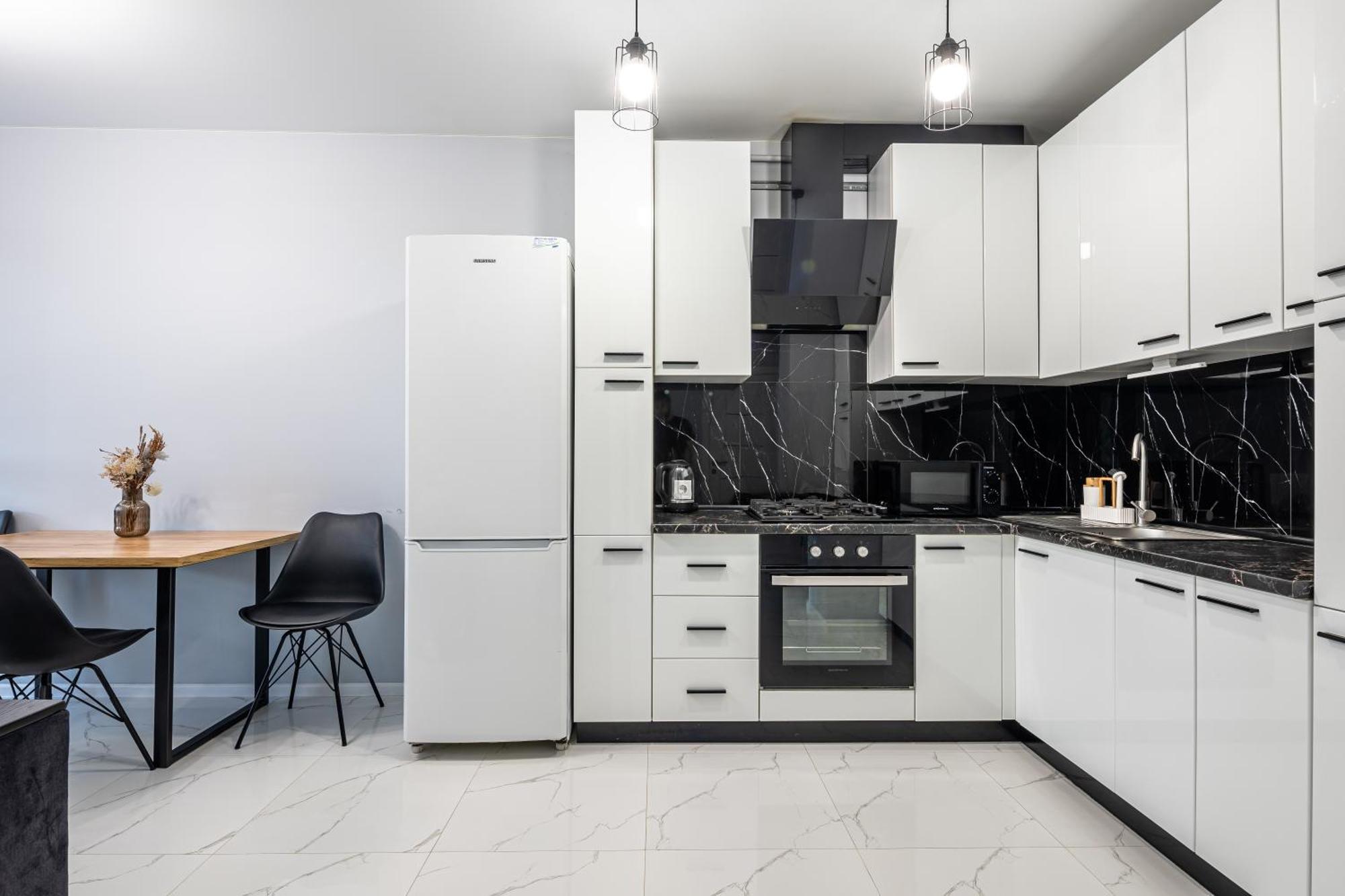 Avalon Time Apartment Lviv Extérieur photo