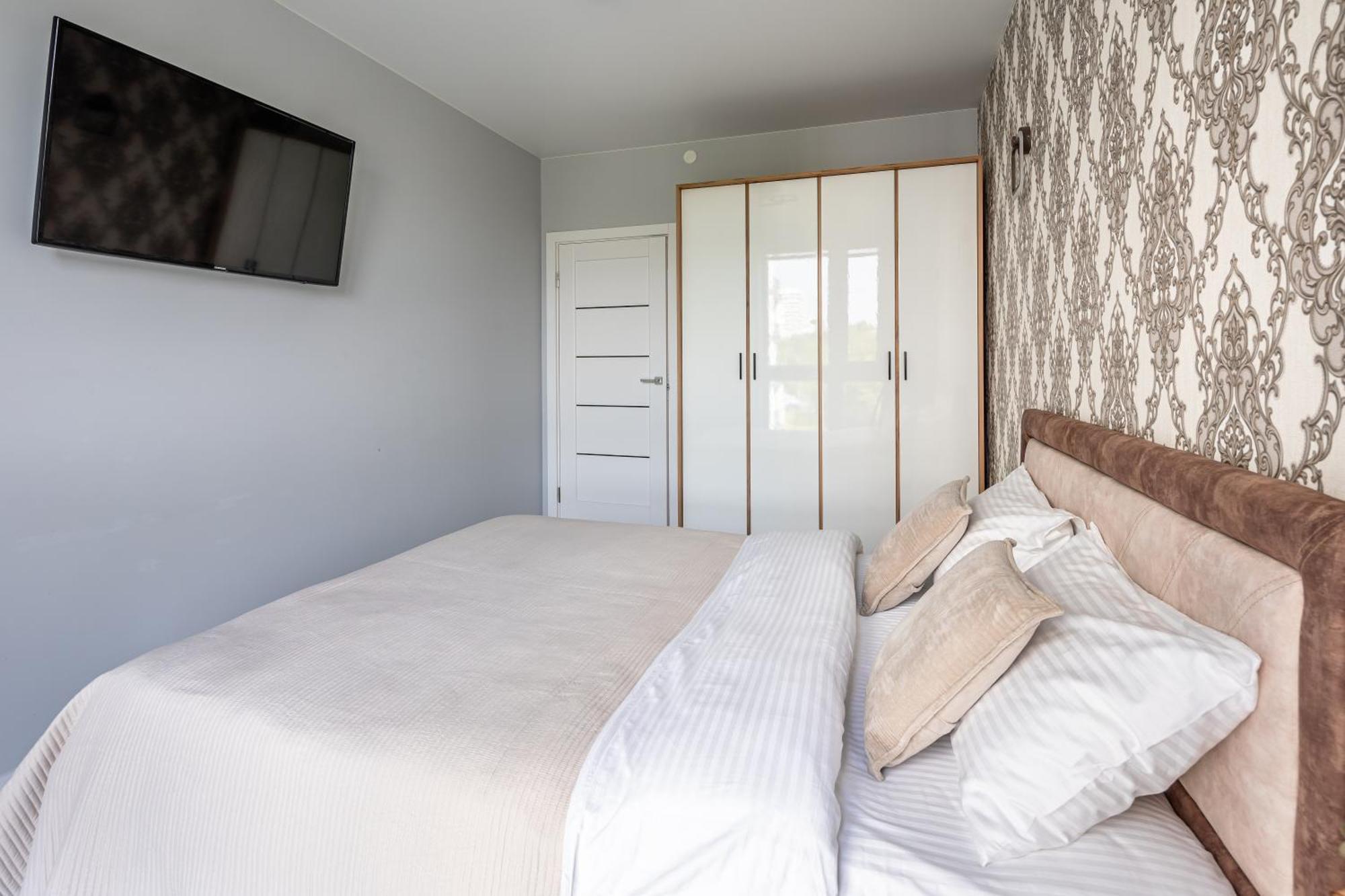 Avalon Time Apartment Lviv Extérieur photo