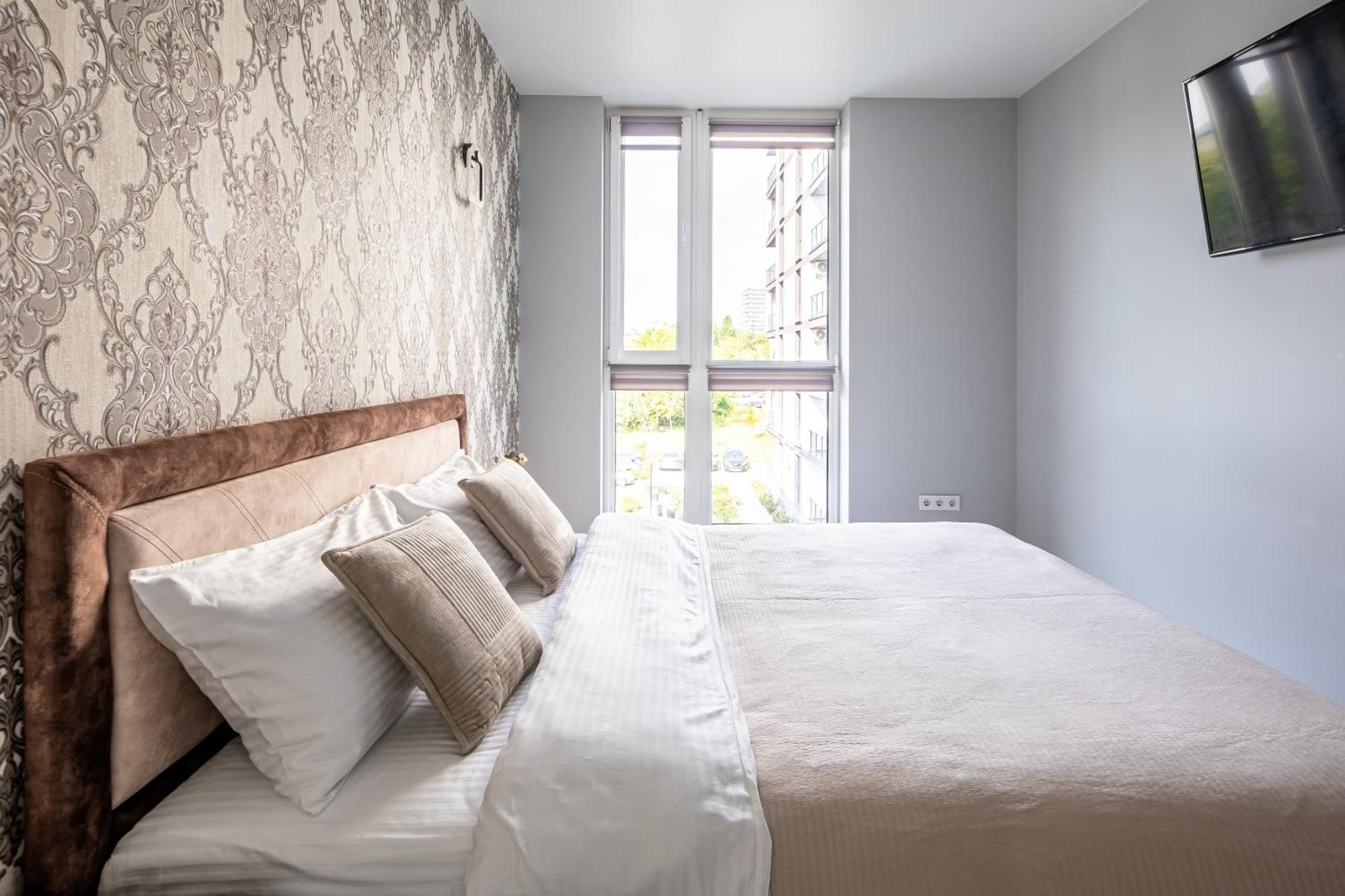 Avalon Time Apartment Lviv Extérieur photo